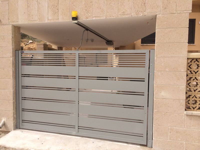 דגם הייטק משולב פס פס - צבע 150