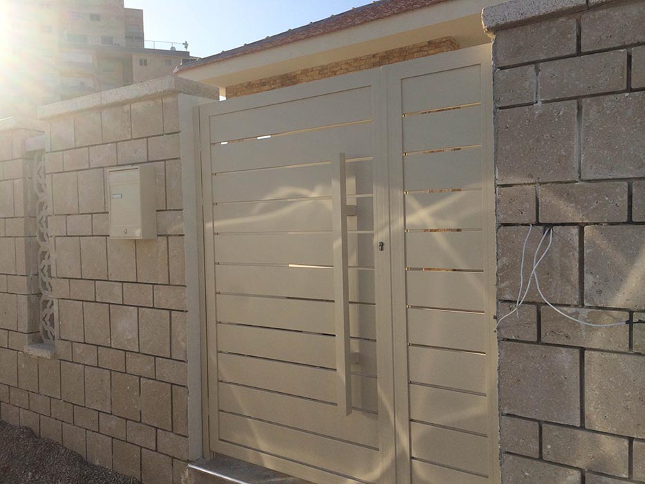 דלת כניסה קלאסית 130  וקבוע -צבע 2040