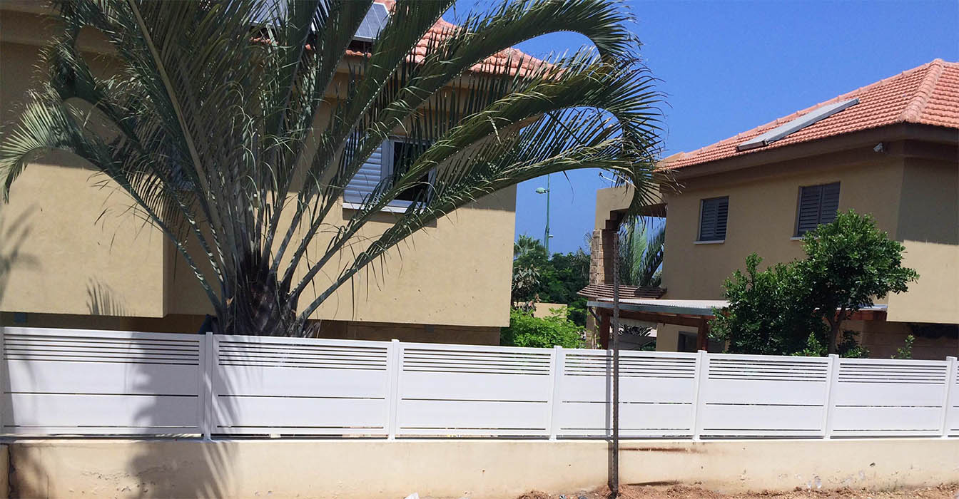 גדר הייטק משולב 200 צפוף - צבע 9001